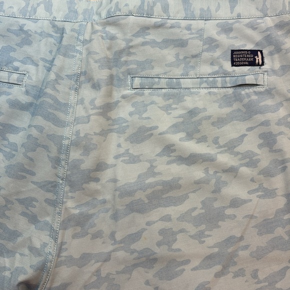 johnnie-O flat front shorts. 34 - Picture 4 of 4